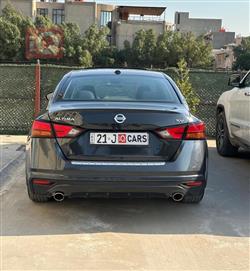 نيسان ألتيما